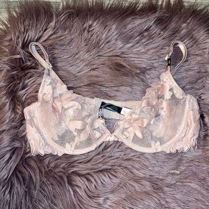 ❤️VS Pink Floral Unlined Plunge Bra❤️